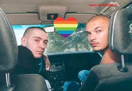 Coaliţia pentru familie acuză hotnews că ocolește documentul oficial, asumat de coaliție, în schimb îl prezintă la puţin timp după publicarea poziţiei coaliţiei pentru gamilie, ştirea celor de la hotnews a apărut cu modificările apărute în dreptul la replică. CoaliÈia Pentru La Familia Home Facebook