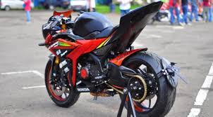 Stang velg ban cover deltabox spion headlamp dll. Honda Cbr150r Modif Ini Bikin Nafsu Otomotif Liputan6 Com