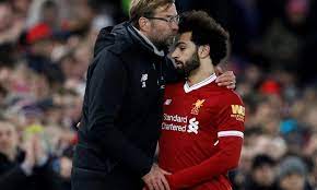 Jurgen klopp embraces liverpool forward mo salah. Klopp Comments On Salah S Performance Against Man United Egypttoday