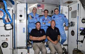 Tips sebelum mengirim lamaran lewat email. Spacex Dua Astronot As Tiba Di Stasiun Luar Angkasa Iss Disambut Dua Kosmonot Rusia Bbc News Indonesia