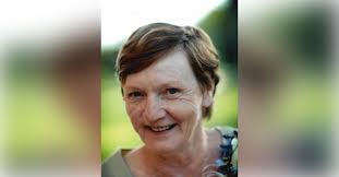 Lisa Ackley's Instagram, Twitter & Facebook