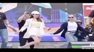 Alyssa dezek akku belum mandi. Tak Tun Tuang Remix Ä'iá»‡u Nháº£y Gay Nghiá»‡n 2020 Youtube