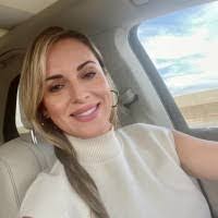 Aneta Clark's Instagram, Twitter & Facebook