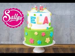 Unten Versteckt Sich Eine Schokoladen Kirsch Torte Mit Vanillebuttercreme Die Obere Ist Eine Helle Torte Mit Man Kuchen Fur Babyparty Kuchen Ideen Motivtorten