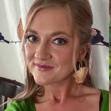 Shawna Thompson's Instagram, Twitter & Facebook