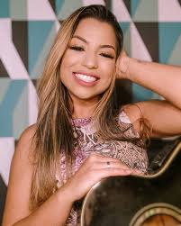 Lynda Souza's Instagram, Twitter & Facebook