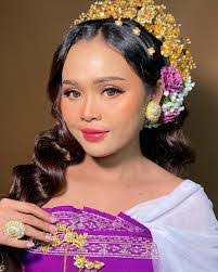 Chyntia Devi's Instagram, Twitter & Facebook