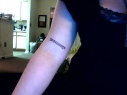 Oberarm innen tattoo frau tattoo art. Kleine Tattoos Oberarm Innen Tattooidee Com