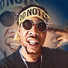 Raheem Levar (DoapMane) told me you can't chase heaven and still run from  hell. Every scar got scripture in it. Every loss was to teach me focus.  This life really Bittersweet. 🥀