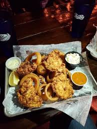 We had the yellowfin platter, key lime slaw, hogfish sammich and bottom of the bay chowder and d@mn it was soo good. Higfish Fried As Fish And Chips Picture Of Hogfish Bar And Grill Stock Island Tripadvisor