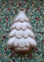 Trim domed tops of two of the layers. Wilton Microbakes Christmas Tree Pan Mold Mould For Microwave Etsy Microwave Baking Wilton Christmas Tree