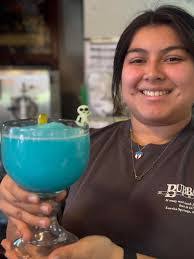 Joe Bloomfield's Instagram, Twitter & Facebook