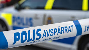 De skjutna pojkarna, 15 respektive 16 år gamla, fördes därefter till sjukhus med kritiskt skadeläge. Skottlossning Pa Restaurang I Linkoping Hd