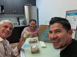 When your patient brings you sandwiches just because 🥹🥪 Our hearts (and  stomachs) are full! Thank you for fueling our day, Vicky!!