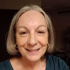 Donna Heinrich's Instagram, Twitter & Facebook