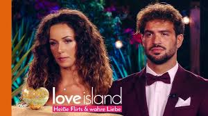 Die dritte staffel von love island beginnt mit einer kampfansage. Welche Couples Sind Noch Zusammen Love Island Staffel 3 Youtube