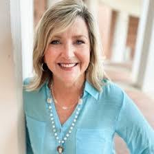 Amanda Grandy's Instagram, Twitter & Facebook