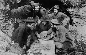 ⛏ #goldrush dave turin's lost mine is all new fridays at 8p on @discovery and stream it on @discoveryplus. The Klondike Gold Rush Kpbs