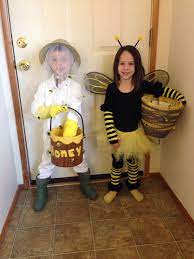 Disfraces Hechos A Mano De Apicultor Y Abeja Handmade Costumes Bee Beekeeper Disfraces De Halloween Ninos Halloween Disfraces Disfraces Carnaval