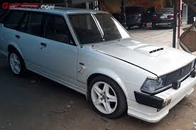 2 mobil toyota corolla dari rp. Inilah Penampakan Toyota Corolla Dx Dengan Modifikasi Nyeleneh Gempita Co