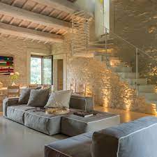Design In Un Casale Ristrutturato Tra Gli Ulivi Ville Casali Arredamento Soggiorno Rustico Soggiorno Rustico Moderno Saloni Rustici