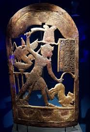 La malédiction du pharaon venait de frapper ! Exposition Toutankhamon Le Tresor Du Pharaon