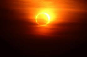 Namun fenomena langit yang spesial itu tidak bisa disaksikan dari semua wilayah di indonesia. Besok Fenomena Gerhana Matahari Cincin Waspada Alami Kebutaan Kenapa Sumsel Update