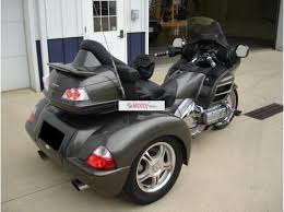 Honda Goldwing 1800 Trike Bon Etat D Occasion Finistere 42345 Km Motos Geniales Motos