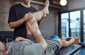 Jeanne et son petit frère marc jouent dans la. Devenir Kinesitherapeute Du Sport Formation Role Et Remuneration