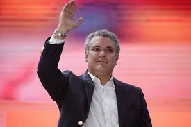 El presidente iván duque continúa su recorrido por cali, cuando llega a la calle 9, en el barrio el mandatario le escuchó mientras el joven caleño le gritaba sus reclamos, usted nos está matando, no. Duque El Presidente Mas Joven De La Historia Reciente De Colombia Tuperfil Net