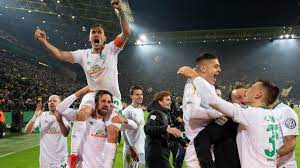 After a tight opening 90 minutes, the match burst into life at the signal iduna park. Dfb Pokal Dortmund Scheitert An Werder Bremen Sport Sz De