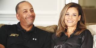 Steph, your mom is hot. Who S Stephen Curry S Mom Sonya Curry Bio Net Worth Height Parents Kids