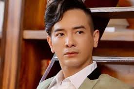 Nhiều bạn bè đồng nghiệp đã liên lạc với việt quang và tỏ ra lo lắng khi nam ca sĩ rất yếu, nói chuyện khó khăn, cơ thể sụt cân… Ngay Cuá»'i Ä'á»i Cá»§a Ca SÄ© Viá»‡t Quang 2sao