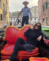 The television personality recently jetted to the picturesque italian. Melanie Sykes 50 Enjoys Six Day Fling With Gondolier Australiannewsreview