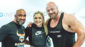 Ein freund von sophia, der schon. Sophia Thiel Pumping Ercan Sind Das Perfekte Paar Fibo 2018 Training Treibe Sport