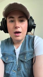 Does Katy Perry Sing Pink Pony Club