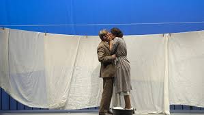 I tre moschettieri (les trois mousquetaires) è un romanzo d'appendice scritto dal francesealexandre dumas (padre) nel 1844 e pubblicato originariamente a puntate sul giornale w:le i tre moschettieri del titolo sono athos, porthos e aramis, a cui poi si aggiungere il protagonista del romanzo, d'artagnan. Una Giornata Particolare Con Giulio Scarpati E Valeria Solarino Eventi A Treviso