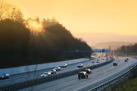 L'hôtel dans lequel je suis avec mes parents est au bord de la plage et est très luxueux. Regarder 100 Jours Avec Les Gendarmes De L Autoroute Des Vacances En Direct Play Tv