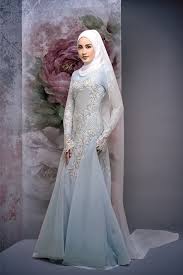 Elegan dan menawan yuk intip inspirasi baju pengantin muslim. 9 Idea Baju Kahwin Untuk Pengantin Berhijab Wajib Tengok Pesona Pengantin