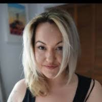 Stephanie Kienzle's Instagram, Twitter & Facebook