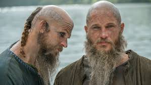 Travis fimmel plays ragnar on vikings daaaayam he looks sooo much like charlie hunnam. Vikings Midseason Premiere Ep Explains Ragnar S Return Spoilers Variety