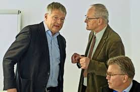 Der pforzheimer landtagsabgeordnete der afd verstarb am vergangenen wochenende an corona. Eine Partei Zwischen Zwei Polen Die Afd Begibt Sich Auf Kurssuche Baden Wurttemberg Stuttgarter Zeitung