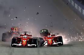 Verstappen kletterte nach dem unfall frustriert aus dem demolierten auto, setzte sich kurz auf einen betonblock und kehrte dann zurück in die garage. Ein Unfall In Der Ersten Runde Des Grossen Preises Von Singapur Bedeutete Das Aus Fur Vettel Raikkonen Und Verstappen Stuttgarter Nachrichten