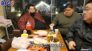 숀리와 함께 다이어트를 시작했고 150kg까지 감량했지만 현재 300kg이 넘는 몸무게가 되었습니다. ëª¸ë¬´ê²Œ 320kg ë¹…ì£ ê°€ ì•ˆíƒ€ê¹Œìš´ ì†Œì‹ ì „í–ˆë‹¤ ìœ„í‚¤íŠ¸ë¦¬