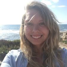 Gina Reeves's Instagram, Twitter & Facebook