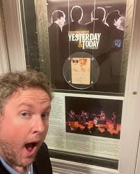 Brent at the Omni Shoreham hotel, where @thebeatles stayed in D.C. when  they played their first-U.S. concert here in 1964 — two days after their  famed Ed Sullivan appearance. They actually landed