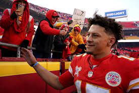 Chiefs fans arrive 8 hours early in sub-zero temperatures showing their  love for the team and waiting for Taylor Swift | Marca