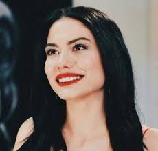 Rim Semmar Adli Kullanicinin Demet Ozdemir Panosundaki Pin Unluler Fotografcilik Kizlar