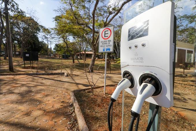 Uso de carros elétricos é incentivado com a instalação de novos pontos de  recarga | Jornal de Brasília