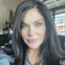 Lara Wynne's Instagram, Twitter & Facebook